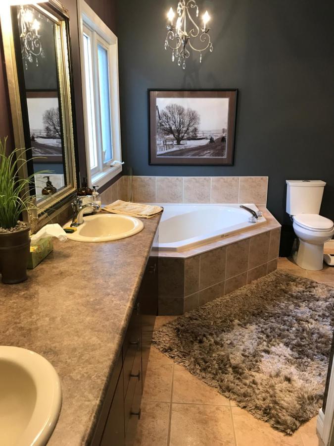 런던 Cozy Luxury On The Thames In Ontario! 아파트 외부 사진